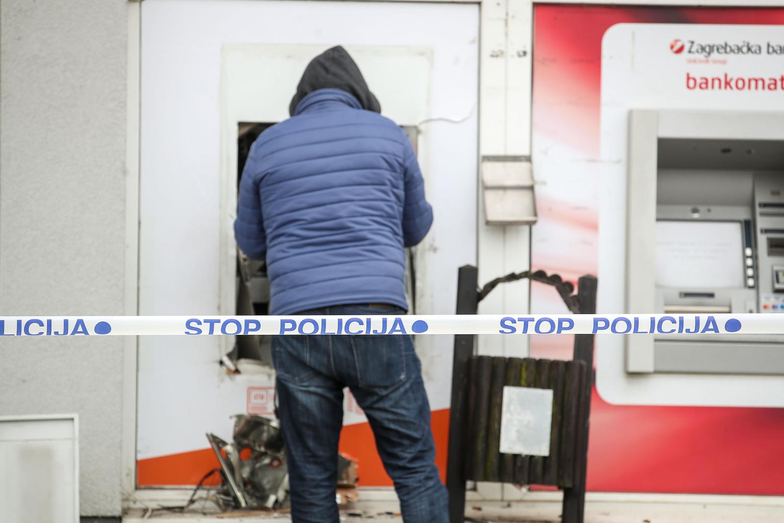 21.11.2022., Stubicke Toplice - U centru Stubickih Toplica raznesen bankomat PBZ-a. Policijski ocevid je u tijeku. Photo: Luka Stanzl/PIXSELL