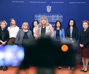 22.02.2023., Zagreb - Na zajednickoj konferenciji za medije oporbenih klubova zastupnika odrzanoj u Saboru o temi "Poticanje nasilja govorom mrznje" govorili su zastupnice  klubova Socijaldemokrati, SDP-a, Zeleno-lijevog bloka, Centra i GLAS-a, HSS-a, Radnicke fronte i IDS-a. Photo: Patrik Macek/PIXSELL