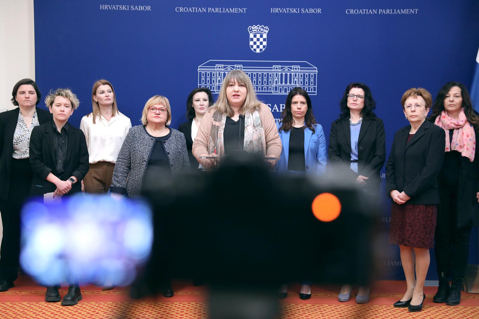 22.02.2023., Zagreb - Na zajednickoj konferenciji za medije oporbenih klubova zastupnika odrzanoj u Saboru o temi "Poticanje nasilja govorom mrznje" govorili su zastupnice  klubova Socijaldemokrati, SDP-a, Zeleno-lijevog bloka, Centra i GLAS-a, HSS-a, Radnicke fronte i IDS-a. Photo: Patrik Macek/PIXSELL
