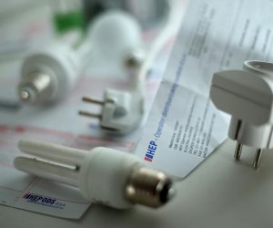 22.06.2013., , Zagreb - Ilustracija za elektricnu struju i potrosnju. Prije samog ulaska u Europsku uniju Hrvatska elektroprivreda - HEP, dobila je konkuenciju a rijec je o slovenskoj tvrtki GEN-I koja obecaje i do 30 posto jeftiniju struju te tvrtka RWE Energija koja upravo priprema izlazak na siroko trziste pa gradjani uskoro mogu ocekivati informacije o konkretnim ponudama za kupce. r"nPhoto: Sanjin Strukic/PIXSELL