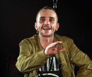 23.06.2016., Sibenik - Ivan Decak nastupio je na 56. medjunarodnom festivalu u Sibeniku kratko kao gost u predstavi Priroda i drustvo. Predstava Priroda i drustvo u reziji Nore Krstulovic i izvedbi ZeKaeMa-a, projekt je koji je HDS ZAMP inicirao prosle godine, a s ciljem da mladima ukaze na vaznost postivanja autorskog rada i umjetnosti, kulture i kreativnosti. Autorski ju, uz Kolektiv SKROZ (Nora Krstulovic, Maja Sviben i Vedran Peternel), potpisuje i izvrsna glumacka ekipa: Edvin Liveric, Jasmin Telalovic, Dora Polic Vitez, Zoran cubrilo, Mia Biondic i Andjela Ramljak."nPhoto: Dusko Jaramaz/PIXSELL