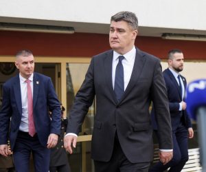 24.02.2023., Zagreb - Predsjednik Republike i vrhovni zapovjednik Oruzanih snaga Republike Hrvatske sudjelovao je na obiljezavanju 29. obljetnice Pocasno-zastitne bojne i Dana vojne kapelanije Sveti Valentin u vojarni 1. hrvatski gardijski zbor na Tuskancu. Za osobiti doprinos razvitku i ugledu Republike Hrvatske i dobrobiti njezinih gradjana Predsjednik Republike odlikovao je Redom hrvatskog pletera pripadnike Pocasno-zastitne bojne.  Photo: Luka Stanzl/PIXSELL