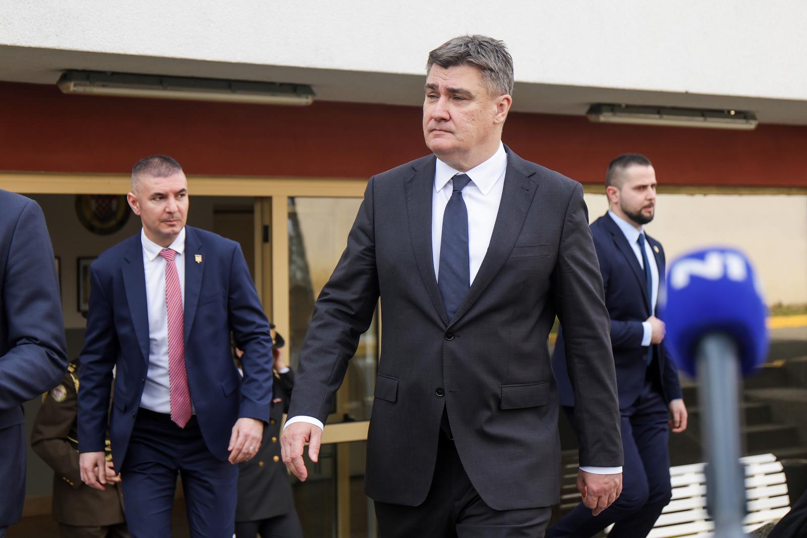 24.02.2023., Zagreb - Predsjednik Republike i vrhovni zapovjednik Oruzanih snaga Republike Hrvatske sudjelovao je na obiljezavanju 29. obljetnice Pocasno-zastitne bojne i Dana vojne kapelanije Sveti Valentin u vojarni 1. hrvatski gardijski zbor na Tuskancu. Za osobiti doprinos razvitku i ugledu Republike Hrvatske i dobrobiti njezinih gradjana Predsjednik Republike odlikovao je Redom hrvatskog pletera pripadnike Pocasno-zastitne bojne.  Photo: Luka Stanzl/PIXSELL