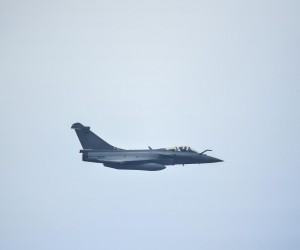 25.11.2021.Zagreb -    Nakon potpisanog ugovora o kupnji 12  francuskih  borebenih aviona , dva aviona Rafalei nadletjela su centar Zagreba. Predsjednik Macron prvi je francuski predsjednik koji dolazi u sluzbeni posjet Hrvatskoj Photo: Marko Lukunic/PIXSELL