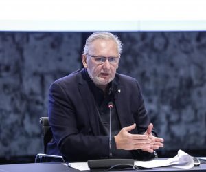 26.11.2021., Zagreb - Nacionalni stozer civilne zastite odrzao je konferenciju za medije u Nacionalnoj i sveucilisnoj knjiznici. Mministar unutarnjih poslova Davor Bozinovic. Photo: Robert Anic/PIXSELL