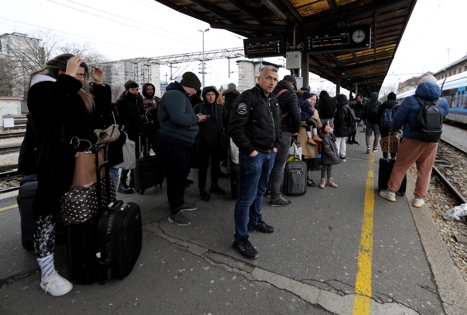 27.02.2023., Zagreb - Velike guzve na Zeljeznickom kolodvoru gdje su gotovo sve karte za Split rasprodane zbog prometnog kolapsa uzrokovanog snijegom. Photo: Emica Elvedji/PIXSELL