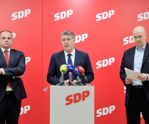 28.02.2023., Zagreb- Konferenciju za medije u Sdp-u pod nazivom "Inflacija i ocuvanje kupovne moci gradjana". Potpredsjednik SDP-a Sinisa Hajdas Doncic, saborski zastupnik Boris Lalovac te voditelj SDP-ovog Savjeta za gospodarstvo JosipTica.                                    Photo: Sandra Simunovic/PIXSELL