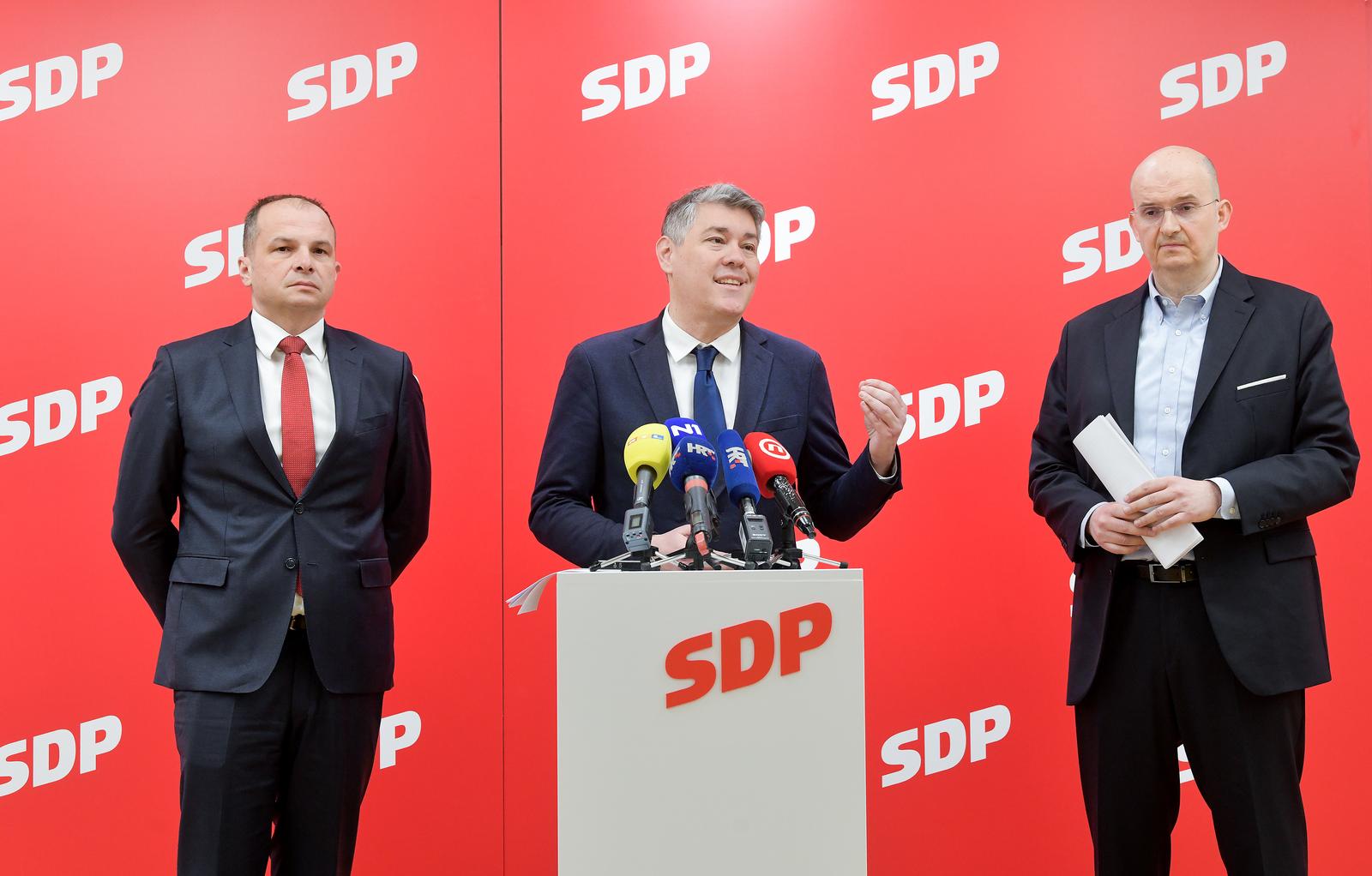 28.02.2023., Zagreb- Konferenciju za medije u Sdp-u pod nazivom "Inflacija i ocuvanje kupovne moci gradjana". Potpredsjednik SDP-a Sinisa Hajdas Doncic, saborski zastupnik Boris Lalovac te voditelj SDP-ovog Savjeta za gospodarstvo JosipTica.                                    Photo: Sandra Simunovic/PIXSELL