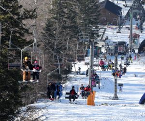 30.01.2022., Platak - Mnogobrojni skijasi iz cijele Hrvatske posjecuju skijaliste na Platku. Photo: Goran Kovacic/PIXSELL