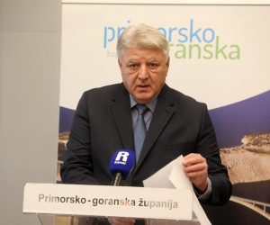 30.01.2023., Rijeka - Zupan Primorsko goranske zupanije Zlatko Komadina odrzao je konferenciju za novinare u sjedistu Zupanije.   Photo: Goran Kovacic/PIXSELL