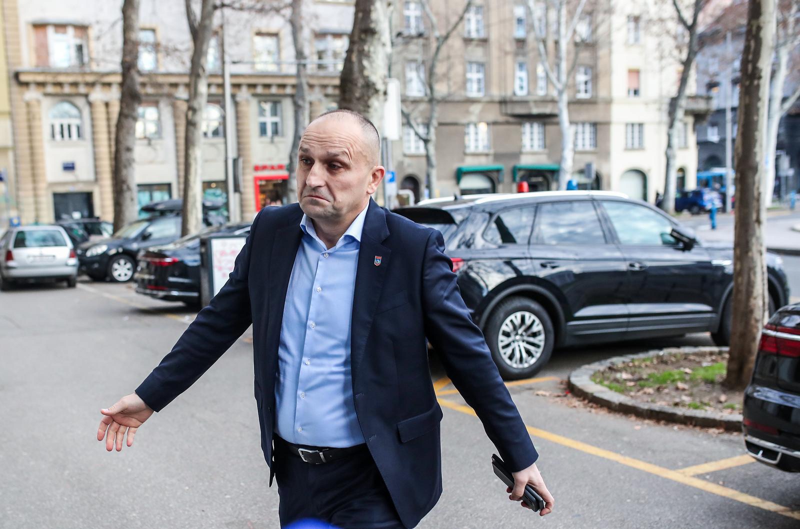 30.01.2023.., Zagreb - Dolazak clanova HDZ-a na sjednicu predsjednistva. Zupan osjecko- baranjski Ivan Anusic.   Photo: Slavko Midzor/PIXSELL