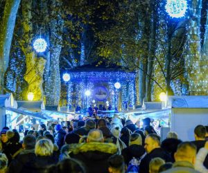 26.12.2022., Zagreb - Velika guzva vlada na Adventu na Stefanje. Photo: Slaven Branislav Babic/PIXSELL