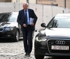 07.02.2023., Zagreb - Dolazak celnika stranaka na sastanak parlamentarne vecine u Banske dvore. Branko Bacic Photo: Marko Lukunic/PIXSELL