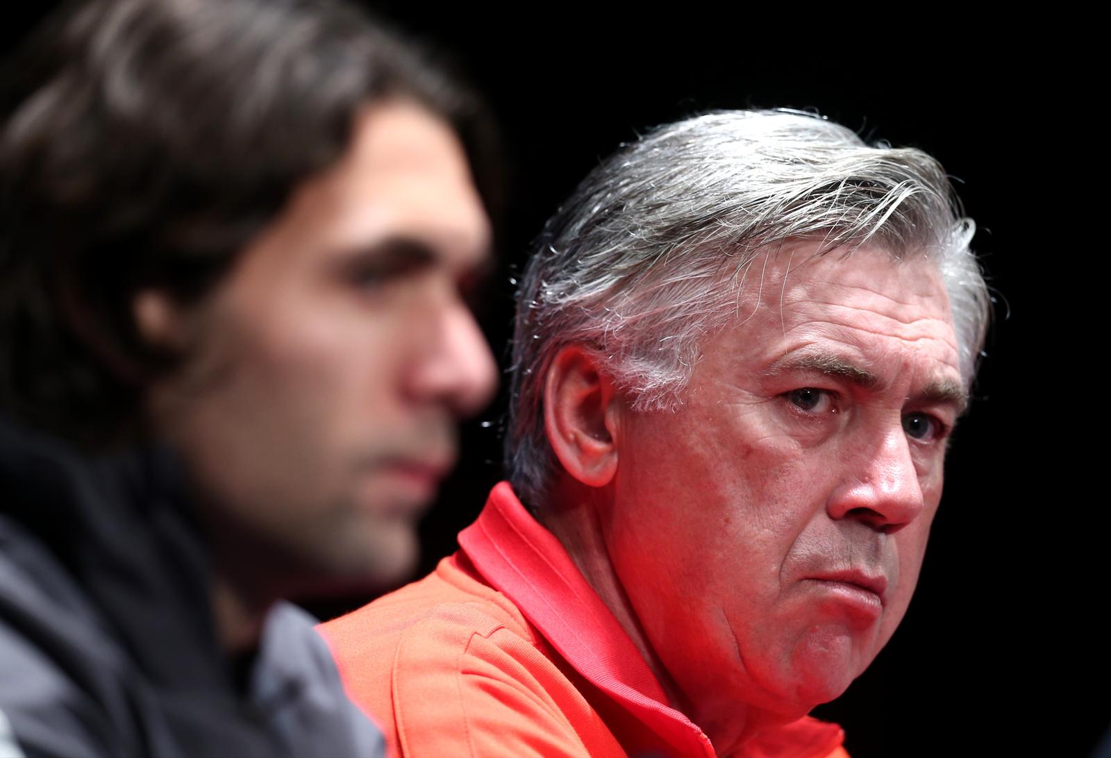 05.11.2012., Pariz, Francuska - Stadion Park Princeva, konferencija za medije Paris Saint Germaina uoci utakmice 4. kola Lige prvaka protiv GNK Dinamo. Salvatore Sirigu, Carlo Ancelotti.rPhoto: Marko Lukunic/PIXSELL