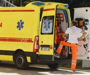 19.07.2022., Sibenik - Priprema vozila Hitne medicinske pomoci za intervenciju.

 Photo: Hrvoje Jelavic/PIXSELL