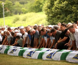 11.07.2022., Potocari, Bosna i Hercegovina - Obitelji ubijenih u genocidu klanjale su dzenazu za 50 novoidentificiranih zrtava. Photo: Armin Durgut/PIXSELL