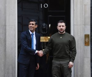 epa10454448 British Prime Minister Rishi Sunak (L) welcomes Ukraine President Volodymyr Zelensky (R) to 10 Downing Street in London, Britain, 08 February 2023. Zelensky is making his first visit to the UK since the start of the Russian invasion of Ukraine.  EPA/NEIL HALL