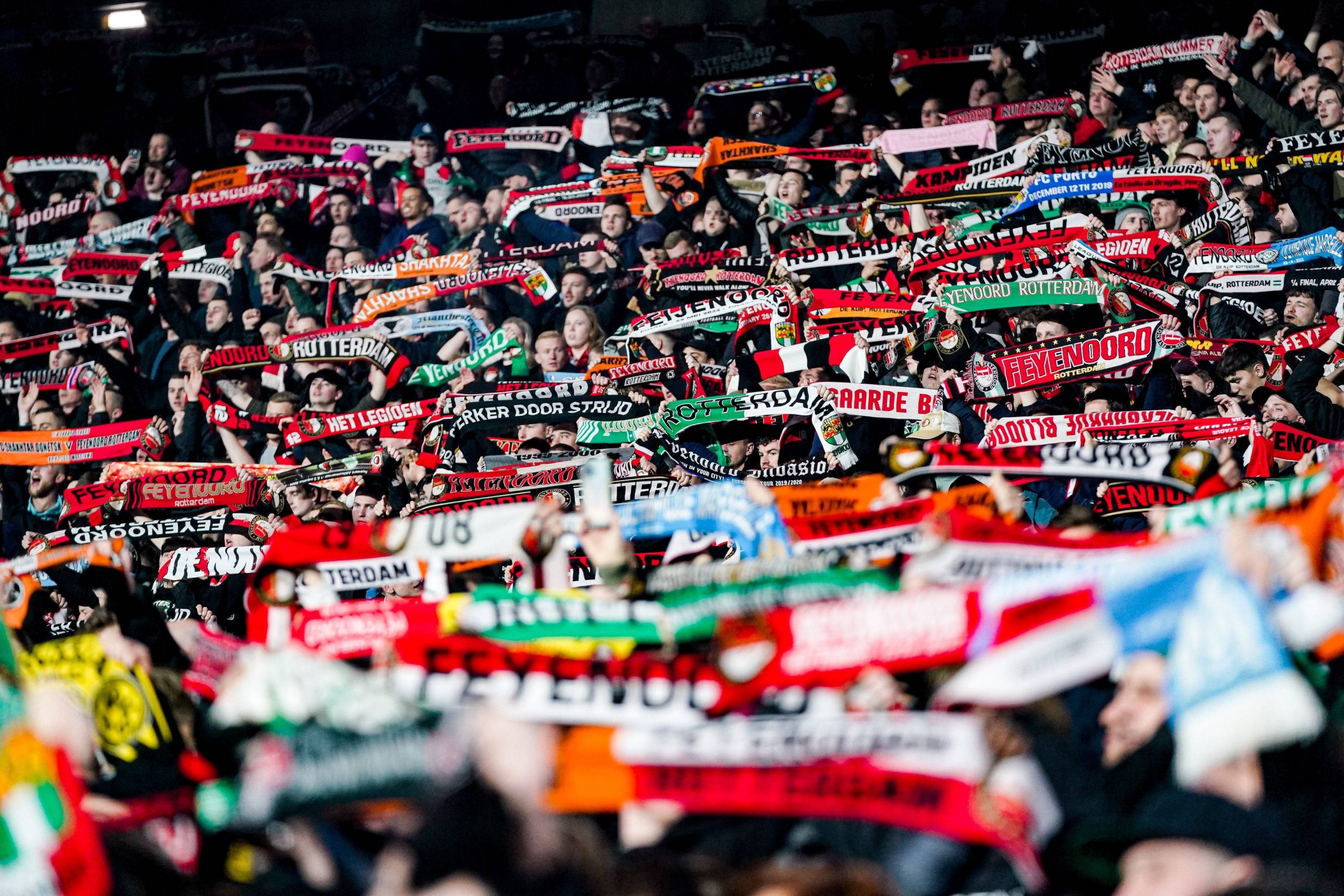 ROTTERDAM, 04-03-2023, Stadium de Kuip, UEFA Europa League Football, season 2022 / 2023, Match between Feyenoord and Shakhtar Donetsk , Fans singing in with scarves Feyenoord - Shakhtar Donetsk PUBLICATIONxNOTxINxNED x20233059x Copyright: