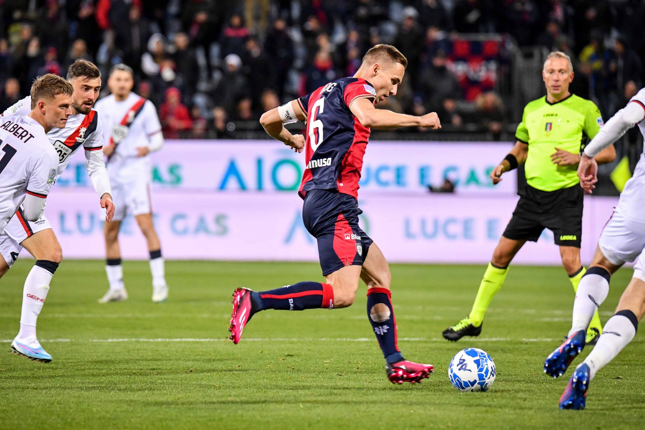 Marko Rog of Cagliari Calcio during the Italian soccer Serie B match Cagliari Calcio vs Genoa CFC on March 01, 2023 at the Unipol Domus in Cagliari, Italy (Photo by Luigi Canu/LiveMedia/DeFodi Images)