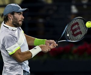 epa10499368 Borna Coric of Croatia in action against Daniil Medvedev of Russia during their quarter final match at the Dubai Duty Free Tennis ATP Championships 2023 in Dubai, United Arab Emirates, 02 March 2023.  EPA/Yoshua Arias