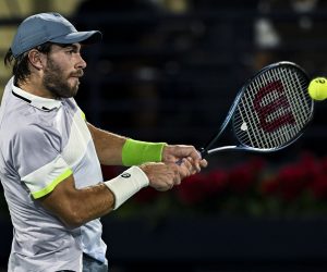 epa10499368 Borna Coric of Croatia in action against Daniil Medvedev of Russia during their quarter final match at the Dubai Duty Free Tennis ATP Championships 2023 in Dubai, United Arab Emirates, 02 March 2023.  EPA/Yoshua Arias
