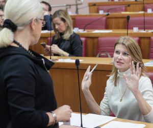 Zagreb, 03.03.2023. - U Saboru se glasalo o povjerenju predsjedniku Vlade Republike Hrvatske Andreju Plenkoviću.
Na fotografiji Sabina Glasovac.
foto HINA/ Edvard ŠUŠAK/ es