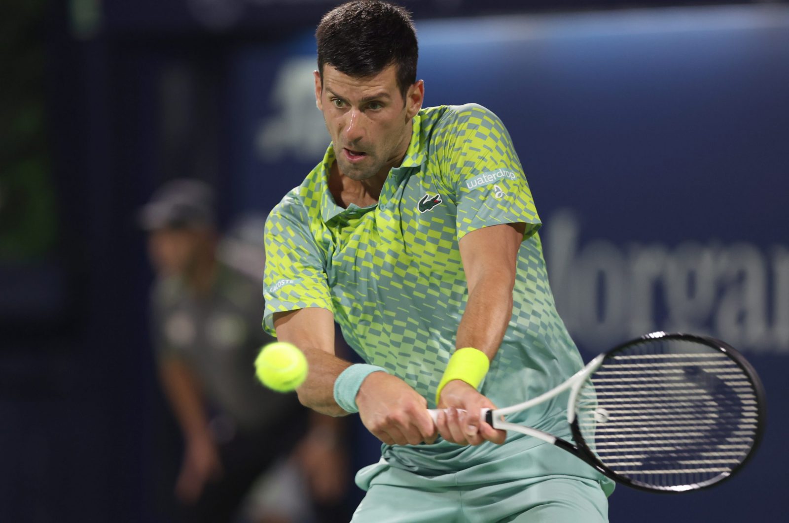 epa10501072 Novak Djokovic of Serbia in action against Daniil Medvedev of Russia during their semi final match at the Dubai Duty Free Tennis ATP Championships 2023 in Dubai, United Arab Emirates, 03 March 2023.  EPA/Frabeland Charles Mallari