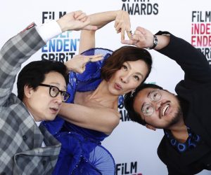 epaselect epa10503854 (L-R) Vietnamese-American actor Ke Huy Quan, Malaysian actor Michelle Yeoh and US director Daniel Kwan attend the Film Independent Spirit Awards in Santa Monica, California, USA, 04 March 2023.  EPA/CAROLINE BREHMAN