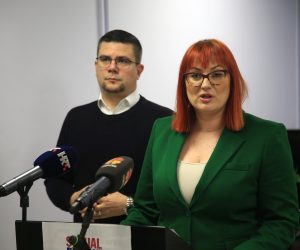 Osijek,Hrvatska.07.03.2023. Saborski zastupnici Romana Nikolic i Domagoj Hajdukovic odrzali su konferenciju za medije na temu “Osijek po mjeri Osjecanki”
Na fotografiji: Romana Nikolic 
Foto:Marko Mrkonjic