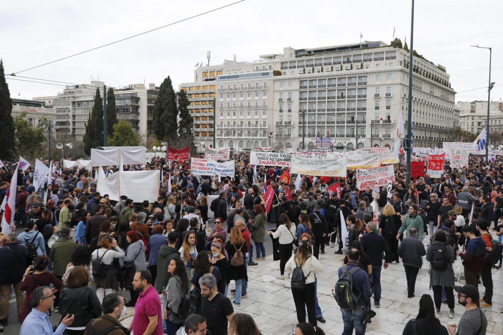 epa10516957 Protesters take part in a rally in honor of the 57 victims of Greece's deadliest train crash, in front of the parliament in central Athens, Greece, 12 March 2023. At least 57 people died following a head-on crash between two trains along the Athens-Thessaloniki line on the night of 28 February.  EPA/ALEXANDROS VLACHOS