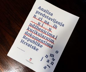 Zagreb, 14.03.2023. - Potpredsjednica Vlade Anja Šimpraga obratila se uvodnom riječi prilikom predstavljanja publikacije "Analiza predstavljanja nacionalnih manjina u udžbenicima i kurikularnim dokumentima Republike Hrvatske", koja je nastala kao rezultat provedenog istraživanja i analize u svrhu realizacije aktivnosti  Operativnih programa nacionalnih manjina za razdoblje 2021. - 2024.
foto HINA/ Edvard ŠUŠAK/ es