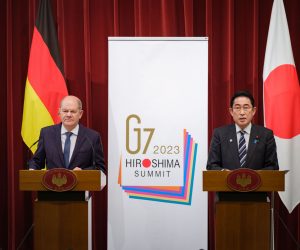 epa10529675 German Chancellor Olaf Scholz (L) and Japan's Prime Minister Fumio Kishida (R) attend a press conference after the Germany-Japan Summit at prime minister's official residence in Tokyo, Japan, 18 March 2023.  EPA/NICOLAS DATICHE / POOL