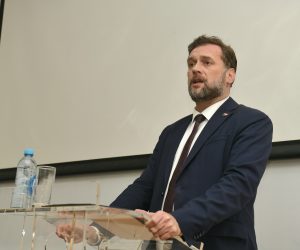 Zagreb, 27.03.2023. - Ministar obrane Mario Banožić najavio je u ponedjeljak da će uskoro biti povećan iznos mjesečne stipendije kadeta Hrvatskog vojnog učilišta (HVU), kao poticaj za njihovo dodatno usavršavanje, priopćilo je Ministarstvo obrane (MORH). foto HINA/ MORH/ T. Brandt/ ml