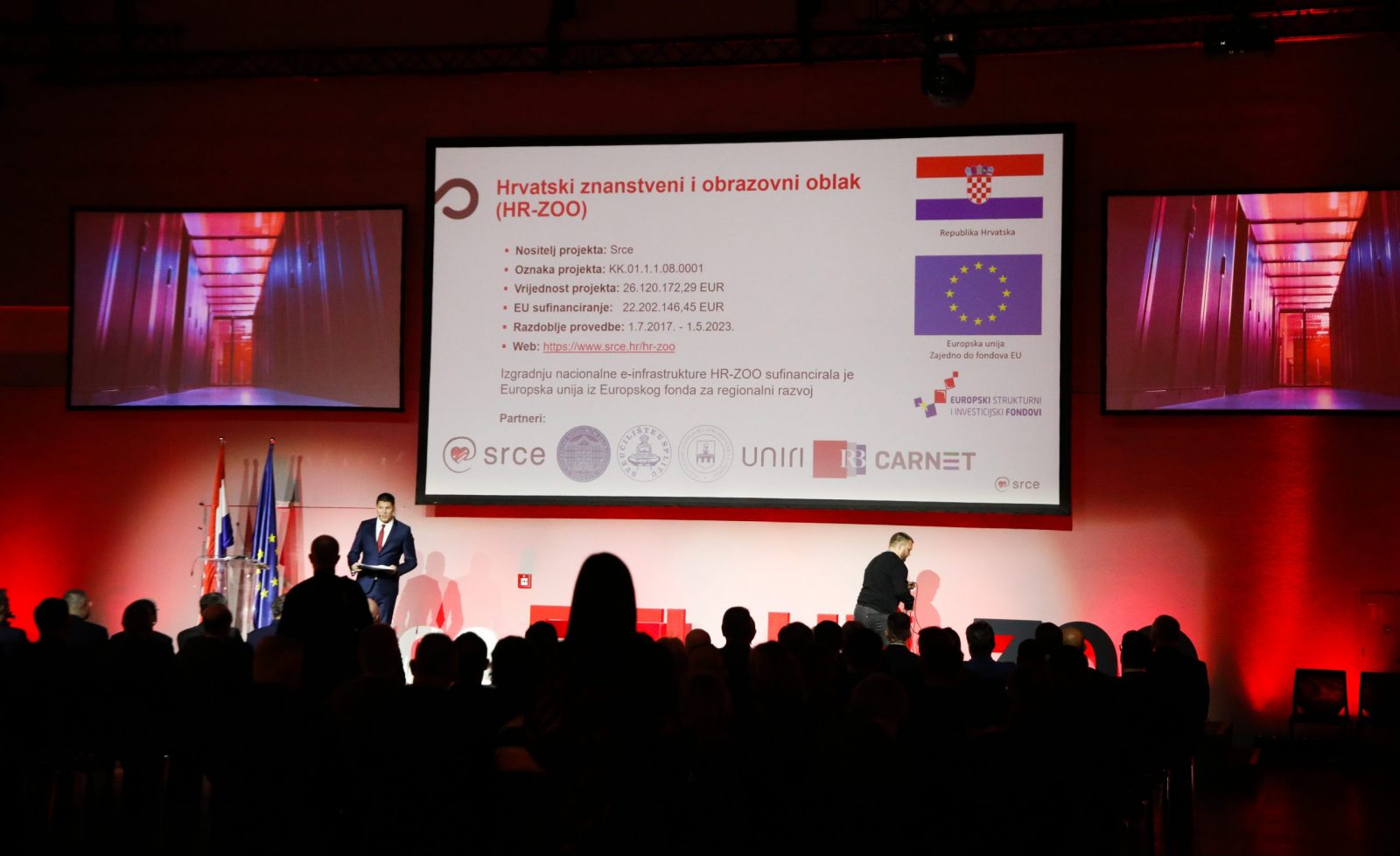 Zagreb, 28.03.2023 - Sveučilišni računski centar Sveučilišta u Zagrebu održao je konferenciju "Dani e-infrastrukture Srce DEI 2023" (od 28. do 30. ožujka) tijekom koje će obilježiti i uspješan završetak projekta Hrvatski znanstveni i obrazovni oblak (HR- ZOO). 
foto HINA/ Admir BULJUBAŠIĆ/ abu