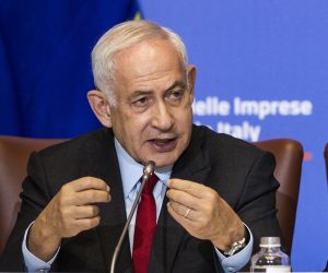 epa10513181 Italy's Industry Minister Adolfo Urso (R) and Israeli Prime Minister Benjamin Netanyahu attend the Economic Forum for Business in Rome, Italy, 10 March 2023.  EPA/ANGELO CARCONI
