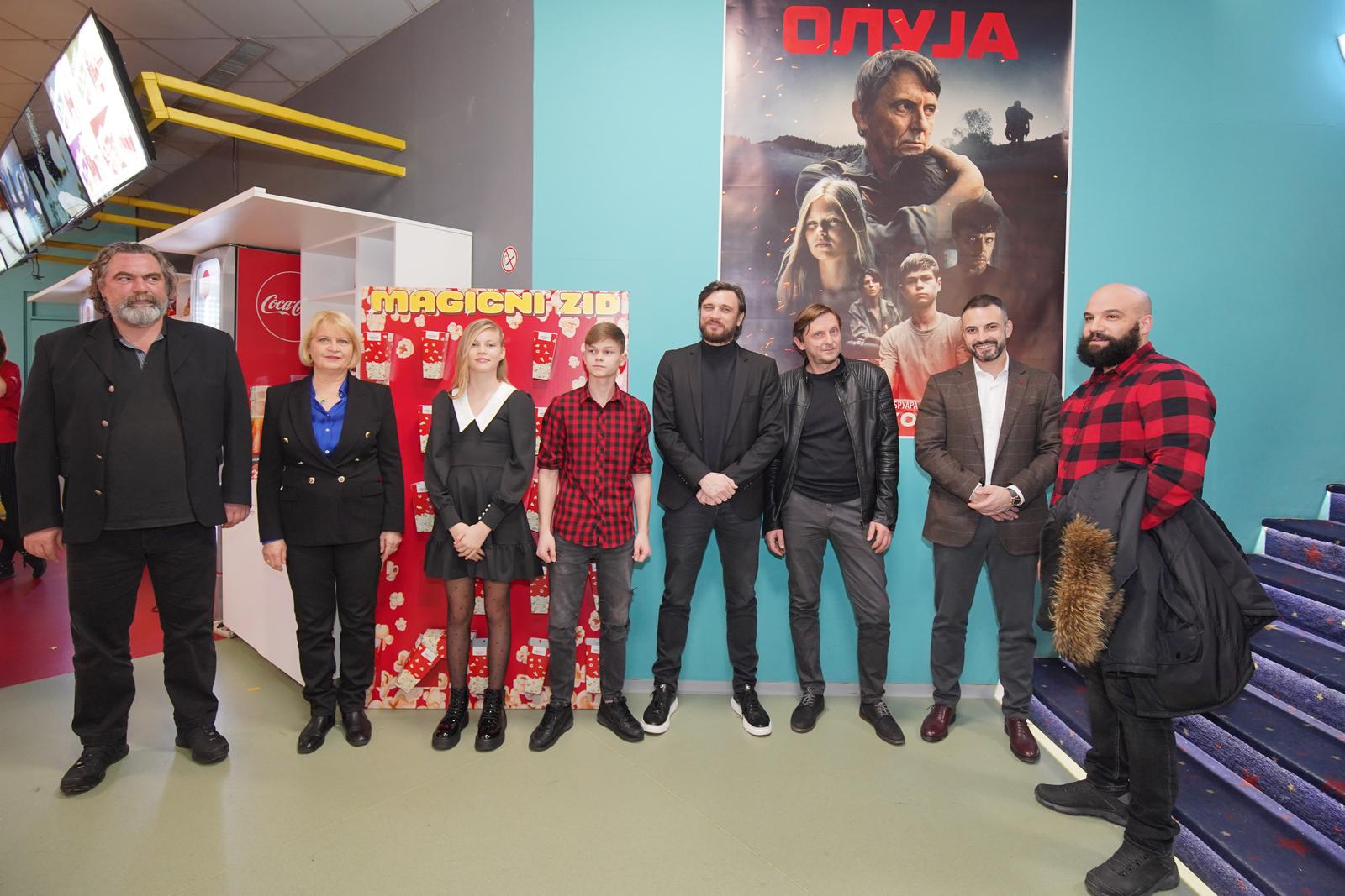 01.02.2023., Cineplexx Palas, Banja Luka (BiH) – Premijera filma "Oluja", redatelja Milosa Radunovica kojoj je nazocio i predsjednik RS Milorad Dodik. Rijec je o prvom projektu srpske kinematografije o vojnoj akciji hrvatske vojske "Oluja", tijekom koje je 250.000 Srba izbjeglo iz Hrvatske. Konferenciji za medije prisustvovali su redatelj Milos Radunovic, producent Nemanja Micic, i glumci Jovo Maksic, Zlatan Vidovic, Ivan Vujic, Slavko Labovic i Milica Stankovic.

 Photo: Dejan Rakita/PIXSELL