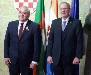 01.03.2023., Zagreb - Ministarstva unutarnjih poslova. Potpredsjednik Vlade RH i ministar unutarnjih poslova dr.sc. Davora Bozinovic odrzao je bilateralni sastanak s potpredsjednikom Vlade za javni red i sigurnost i ministrom unutarnjih poslova Republike Bugarske Ivanom Demerdzhievim, koji ce boraviti u jednodnevnom sluzbenom posjetu Republici Hrvatskoj. 
Nakon bilateralnog sastanka, bugarski ministar Demerdzhiev je ispred sjedista MUP-a RH, sa izaslanstvom polozio vijenac kod Vjecnog plamena – spomenika poginulim pripadnicima Ministarstva unutarnjih poslova u Domovinskom ratu. Photo: Sanjin Strukic/PIXSELL