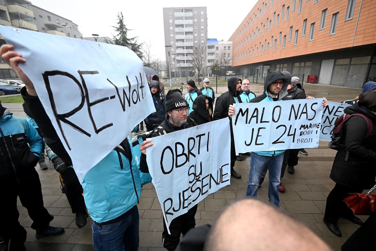 02.03.2023., Zagreb - Prosvjed dostavljaca Wolta ispred sjedista protiv uprave trazeci svoja prava i veca primanja.  Photo: Marko Lukunic/PIXSELL