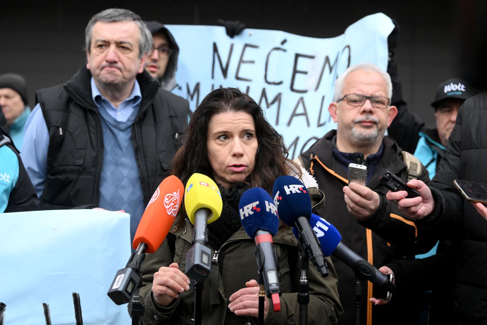 02.03.2023., Zagreb - Prosvijed dostavljaca Wolta ispred sjedista protiv uprave trazeci svoja prava i veca primanja. Katarina Peovic Photo: Marko Lukunic/PIXSELL