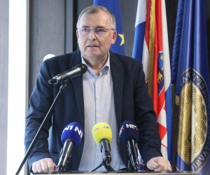 03.03.2023., Zagreb - U Ministarstvu branitelja potpisan Sporazum o suradnji na provedbi Programa preventivnih sistematskih pregleda hrvatskih branitelja iz Domovinskog rata za 2023. godinu.Sporazum su potpisali potpredsjednik Vlade i ministar hrvatskih branitelja Tomo Medved, ministar zdravstva Vili Beros, ravnatelj Hrvatskog zavoda za javno zdravstvo Krunoslav Capak te ravnatelji medicinskih ustanova u RH. Photo: Robert Anic/PIXSELL