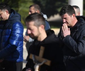 04.03.2023., Sibenik - Prva subote u mjesecu moli se krunica na trgu u Sibeniku. Photo: Hrvoje Jelavic/PIXSELL