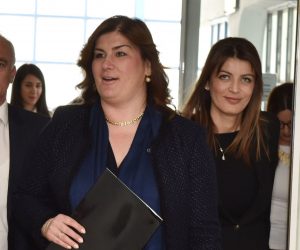 04.05.2017., Knin - Ministarstvo regionalnoga razvoja i fondova Europske unije potisalo je ugovor o sufinanciranju projekta Opce i veteranske bolnice Hrvatski ponos Knin cija ukupna vrijednost iznosi 5.467.298,86 kuna. Projekt je 100 posto financiran sredstvima Europske unije. Svecano potpisivanje odrzalo se u Velikoj dvorani bolnice Hrvatski ponos. Ministrica Gabrijela Zalac, ravnateljica OVB Knin Kristina Bitunjac i Josipa Rimac. Photo: Hrvoje Jelavic/PIXSELL