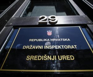 04.07.2022., Zagreb - Konferencija za novinare o protuzakonitom gospodarenju i odlaganju otpada na deponiju Jakusevec - Prudinec koju organiziraju udruge okupljene u 'Inicijativu za Jakusevec'. Izvijestili su o novim saznanjima do kojih su dosli o protuzakonitoj praksi s gospodarenjem i odlaganjem biootpada na deponiju Jakusevec-Prudinec. Tvrde da su ozbiljno prekrseni Zakon o gospodarenju otpada RH, a kolicinama i kljucnim brojevima otpada se nezakonito manipulira . Photo: Slavko Midzor/PIXSELL