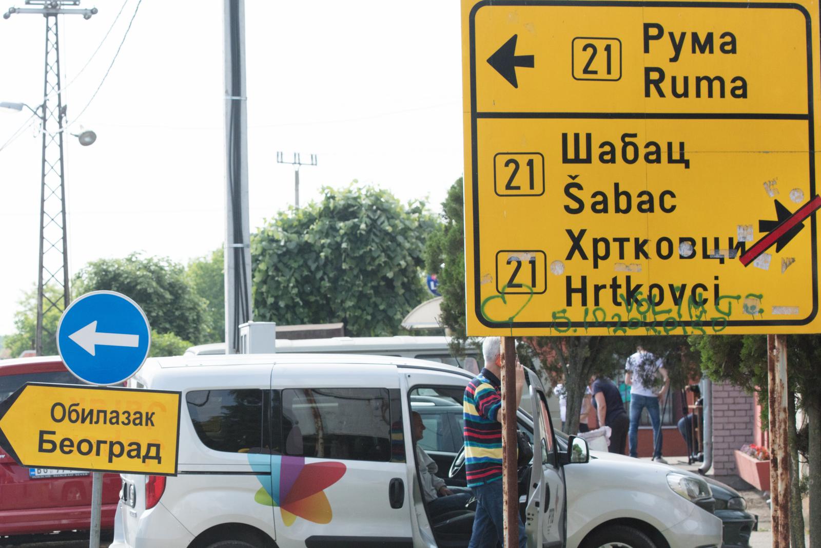 06.05.2018., Jarak - Vojislav Seselj sa svojim radikalima stigao je nadomak Hrtkovaca gdje je trebao biti odrzan skup povodom 26. obljetnice mitinga nakon kojeg su pokrenuta prisilna iseljavanja Hrvata iz Vojvodine. Nakon sto mu je policija zabranila ulaz u Hrtkovce, Seselj je odrzao govor u selu Jarak. Photo: Dubravka Petric/PIXSELL