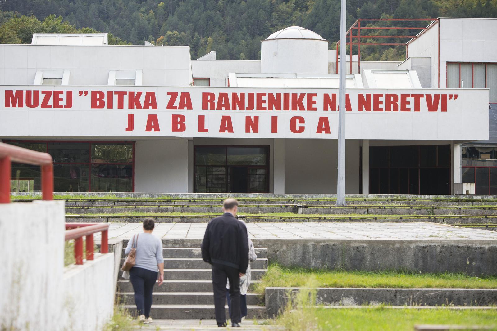 06.10.2020. Jablanica, Bosna i Hercegovina - Dio mosta iz filma "Bitka na Neretvi" ide u prodaju kao staro zeljezo.rrPhoto: Denis Kapetanovic /PIXSELLr