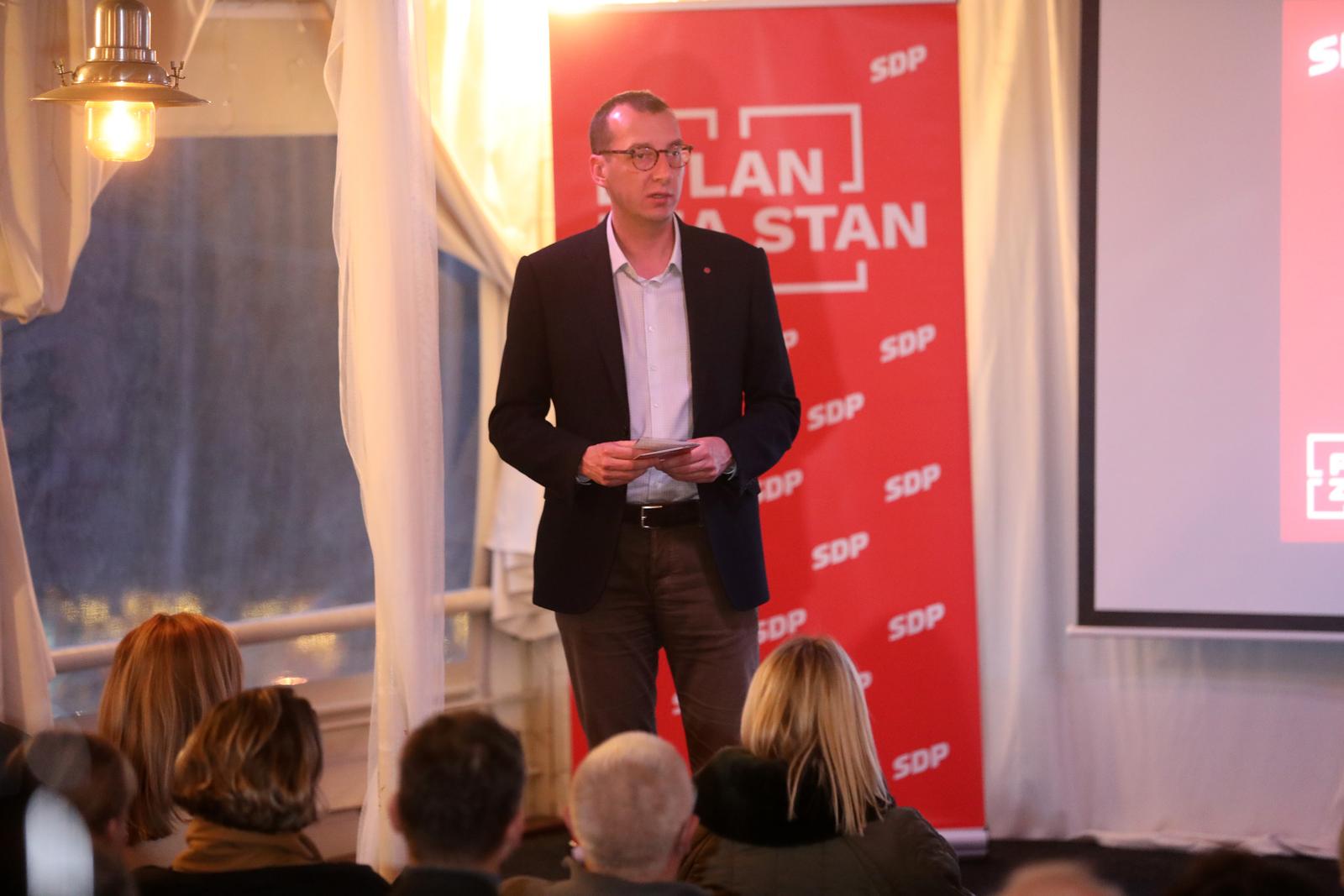 07.03.2023., Rijeka - Predstavljanje SDP-ove politike "Plan za stan" na brodu Marina. Nazocili su clanovi SDP-a: predsjednik stranke Pedja Grbin, gradonacelnik Rijeke Marko Filipovic, Vojko Obersnel, zastupnica Mirela Ahmetovic, predsjednik zupanijskog SDP-a Ivica Lukanovic, zastupnica Sabina Glasovac, gradonacelnik Kastva Matej Mostarac.  Photo: Goran Kovacic/PIXSELL