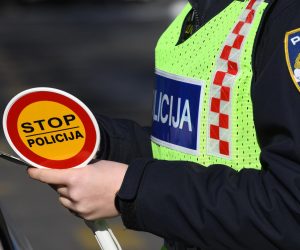 08.02.2022., Sibenik - Policijska akcija usmjerena na pjesake i vozila provodi se tijekom jutra na podrucju grada Sibenika. Photo: Hrvoje Jelavic/PIXSELL