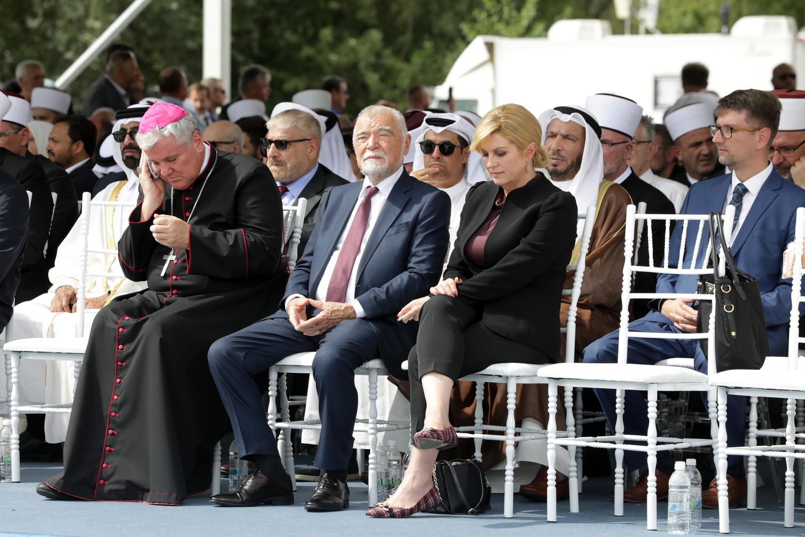 08.09.2022., Sisak - Otvaranje Islamskog kulturnog centra i dzamije. Biskup Vlado Kosic, Stjepan Mesic, Kolinda Grabar-Kitarovic Photo: Robert Anic/PIXSELL