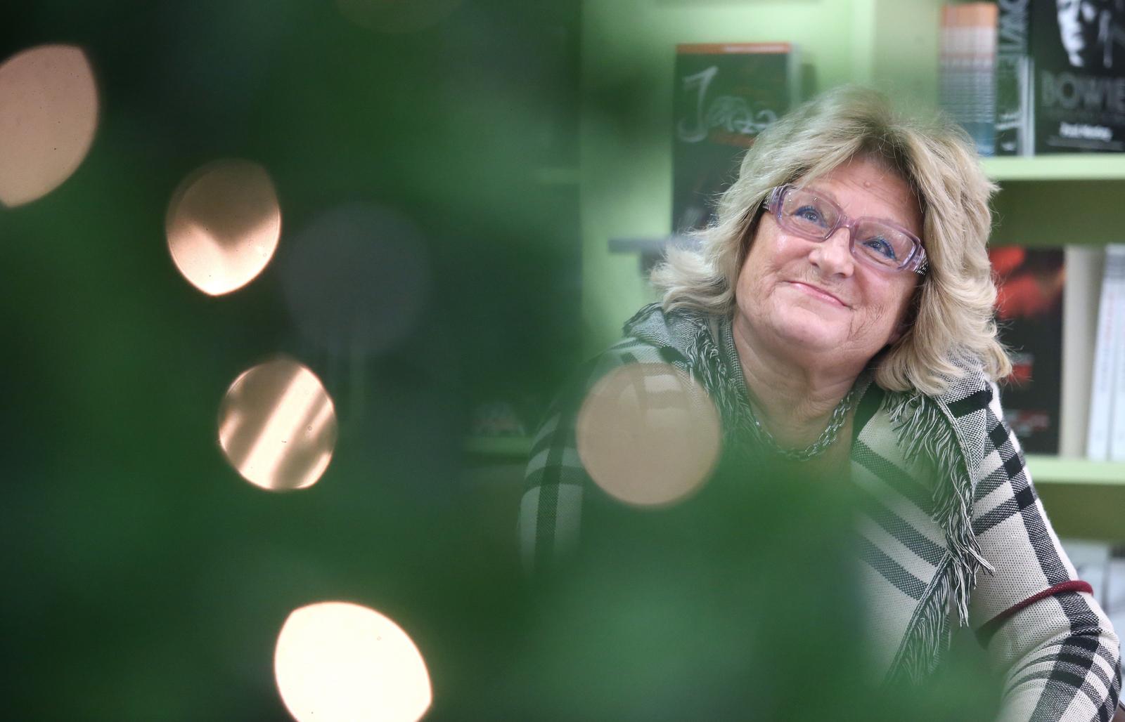 08.12.2017., Zagreb - Profil Megastore, teatrologinja Mani Gotovac, spisateljica Milana Vukovic-Runjic i urednik Drago Glamuzina debatirati o "ljubavnim subverzijama i prirodi ljubavi"."nPhoto: Sanjin Strukic/PIXSELL