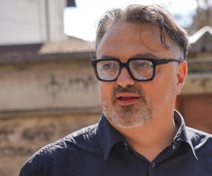 09.03.2023., Banja Luka, Bosna i Hercegovina - Aleksandar Trifunovic, urednik i novinar portala Buka iz Banja Luke, jedan je od dva novinara iz Banja Luke kojima su sinoc osteceni automobili nakon sto je Milorad Dodik najavio kriminalizaciju klevete izmjenama kaznenog zakona RS. Photo: Dejan Rakita/PIXSELL